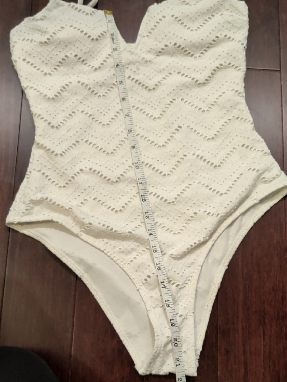 refuge White Eyelet One-Piece Swimsuit - Picture 4 of 8